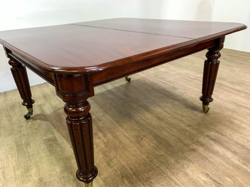 A SUPERB GEORGIAN EXTENDING DINING TABLE IN MAHOGANY SEATS 12 - ADDITIONAL PHOTO 18