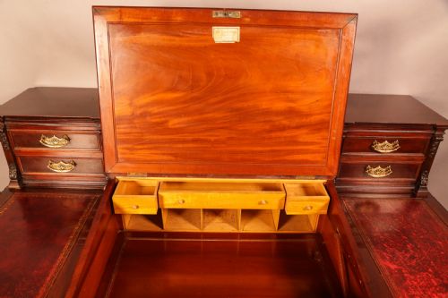 A STUNNING QUALITY VICTORIAN PEDESTAL DESK - ADDITIONAL PHOTO 8