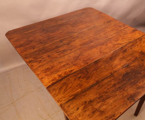 A VERY RARE GEORGIAN GATE LEG DINING TABLE IN YEW WOOD - ADDITIONAL PHOTO 4