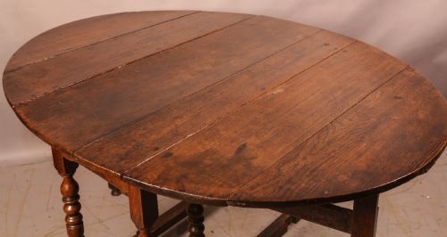 A VERY GOOD 17TH C OAK GATE LEG DINING TABLE - ADDITIONAL PHOTO 2