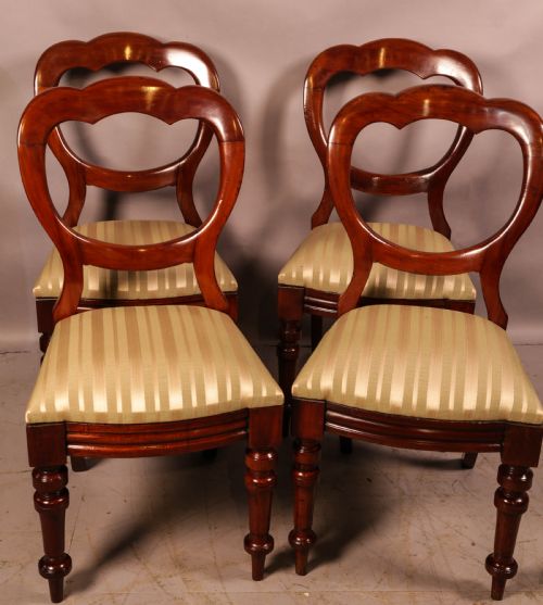 A SET OF 12 VICTORIAN MAHOGANY BALLOON BACK DINING CHAIRS - ADDITIONAL PHOTO 3