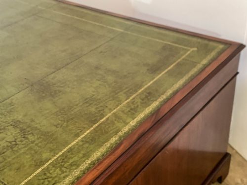 A SUPER VICTORIAN MAHOGANY PARTNERS DESK - ADDITIONAL PHOTO 2