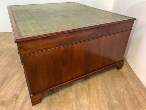 A SUPER VICTORIAN MAHOGANY PARTNERS DESK - ADDITIONAL PHOTO 4