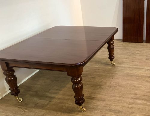 A SUPER VICTORIAN EXTENDING DINING TABLE IN MAHOGANY SEATS UP TO 14 - ADDITIONAL PHOTO 17