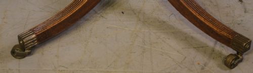 A RARE GEORGIAN CIRCULAR TOP DINING TABLE IN MAHOGANY - ADDITIONAL PHOTO 4