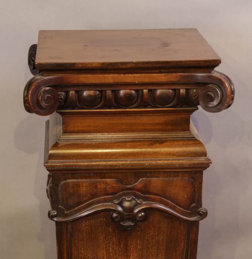 AN EXTREEMLY RARE COLUMN BY HOWARD AND SON BERNERS LONDON - ADDITIONAL PHOTO 2