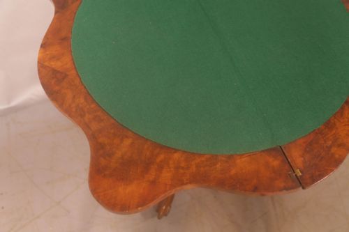 A VICTORIAN BURR WALNUT GAMES TABLE - ADDITIONAL PHOTO 4