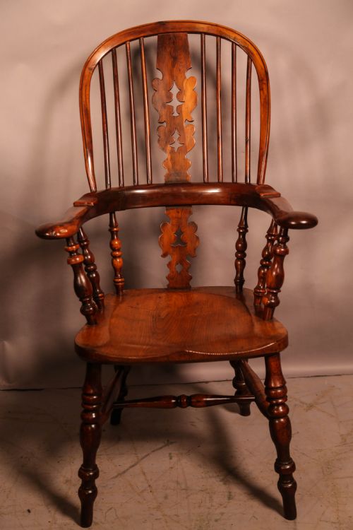 A YEW WOOD BROAD ARM WINDSOR CHAIR C 1860 - ADDITIONAL PHOTO 1
