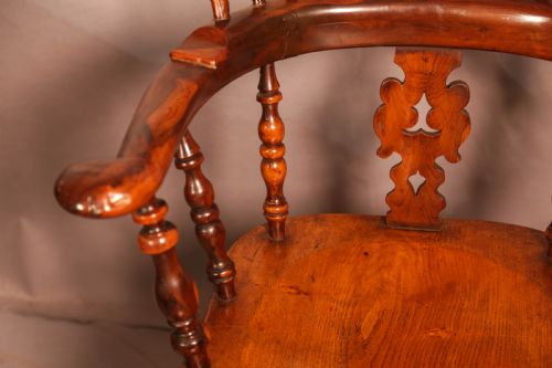 A YEW WOOD BROAD ARM WINDSOR CHAIR C 1860 - ADDITIONAL PHOTO 5
