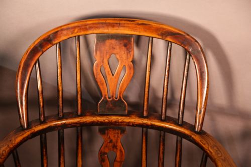 A NEAR PAIR OF ASH AND ELM WINDSOR CHAIRS - ADDITIONAL PHOTO 10