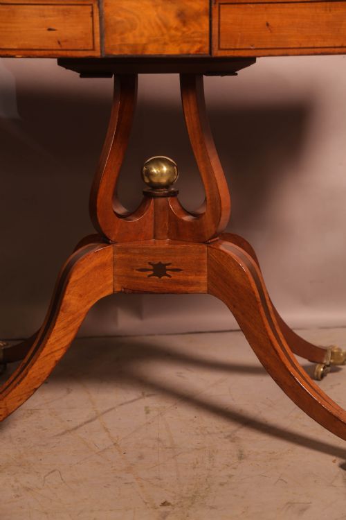 A GOOD REGENCY GAMES TABLE IN MAHOGANY - ADDITIONAL PHOTO 11