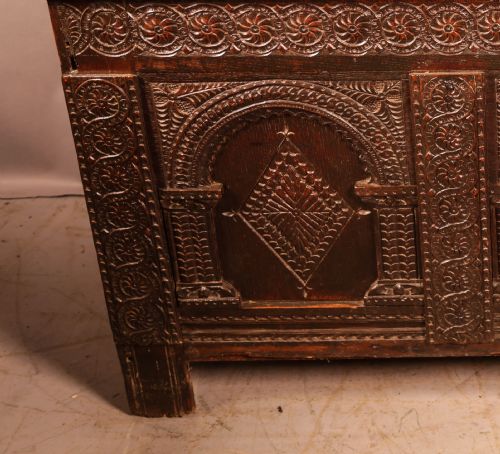 17TH CENTURY COFFER CARVED OAK - ADDITIONAL PHOTO 1