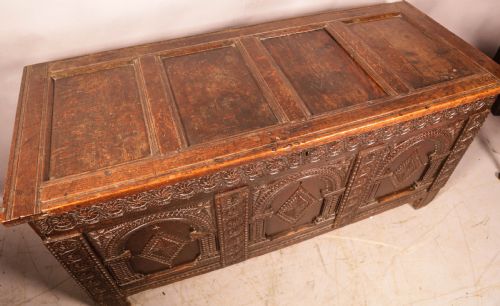 17TH CENTURY COFFER CARVED OAK - ADDITIONAL PHOTO 4