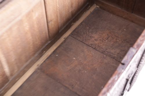 17TH CENTURY COFFER CARVED OAK - ADDITIONAL PHOTO 7