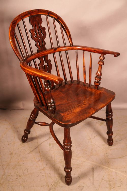 a super yew wood windsor chair by gabbitass of worksop - CATEGORY: ANTIQUE CHAIRS - DATED 19TH CENTURY