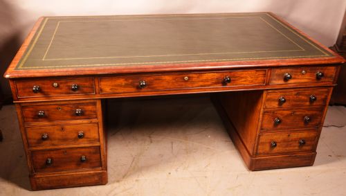 A GOOD EARLY VICTORIAN PARTNERS DESK IN MAHOGANY - ADDITIONAL PHOTO 1