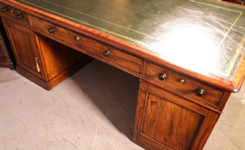 A GOOD EARLY VICTORIAN PARTNERS DESK IN MAHOGANY - ADDITIONAL PHOTO 9