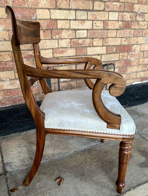 A GOOD QUALITY SET OF 8 VICTORIAN MAHOGANY DINING CHAIRS - ADDITIONAL PHOTO 15