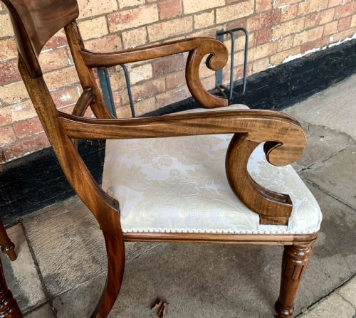 A GOOD QUALITY SET OF 8 VICTORIAN MAHOGANY DINING CHAIRS - ADDITIONAL PHOTO 16