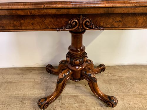 A QUALITY VICTORIAN BURR WALNUT GAMES TABLE - ADDITIONAL PHOTO 7