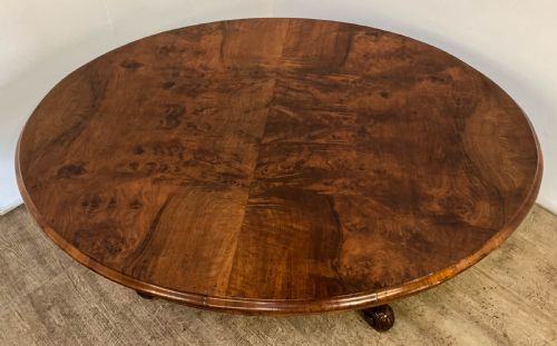 A VICTORIAN OVEL COFFEE TABLE IN WALNUT - ADDITIONAL PHOTO 6