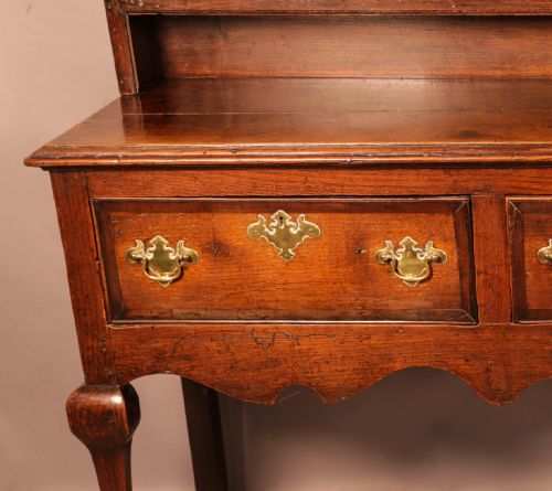 A GOOD EARLY 8TH CENTURY OAK DRESSER - ADDITIONAL PHOTO 3
