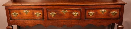 A GOOD EARLY 8TH CENTURY OAK DRESSER - ADDITIONAL PHOTO 4