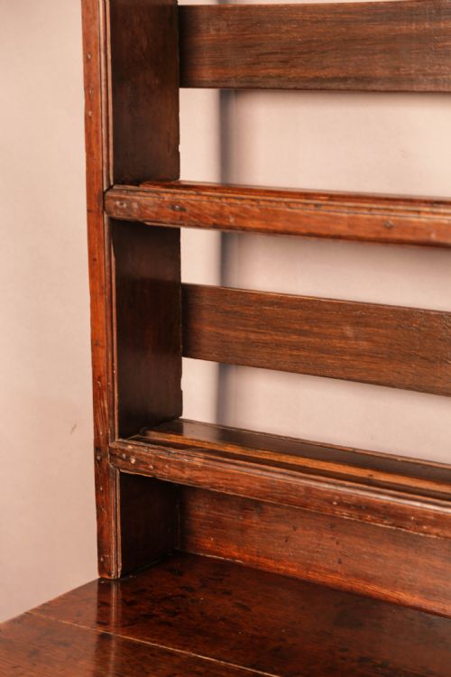 A GOOD EARLY 8TH CENTURY OAK DRESSER - ADDITIONAL PHOTO 15