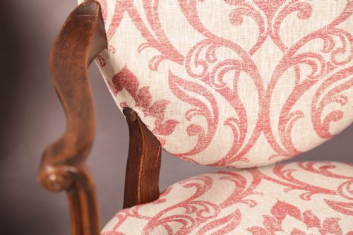 A BEUTIFUL PAIR OF GEOGIAN 18TH C SALON CHAIRS - ADDITIONAL PHOTO 6