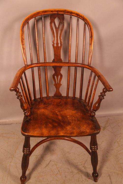 A GOOD HIGH BACK YEW WOOD WINDSOR CHAIR ROCKLEY C1840