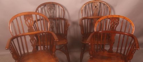 A HARLEQUIN SET OF 4 YEW WOOD WINDSOR CHAIRS - ADDITIONAL PHOTO 1