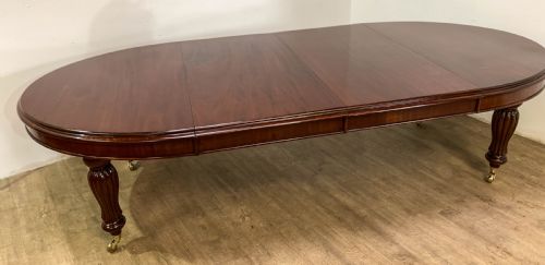 A SUPERB VICTORIAN EXTENDING DINING TABLE MAHOGANY SEATS 1012 - ADDITIONAL PHOTO 4