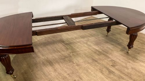 A SUPERB VICTORIAN EXTENDING DINING TABLE MAHOGANY SEATS 1012 - ADDITIONAL PHOTO 17