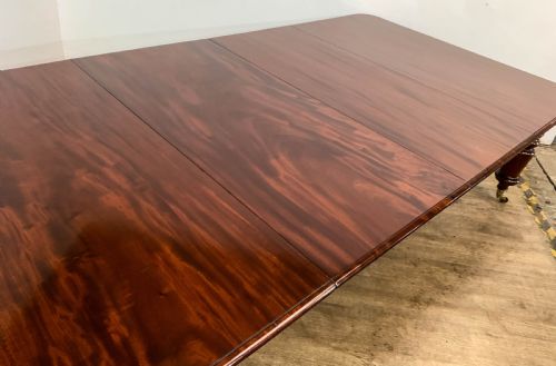 A SUPERB EARLY VICTORIAN MAHOGANY EXTENDING DINING TABLE WITH 3 LEAVES SEAT 14 - ADDITIONAL PHOTO 2