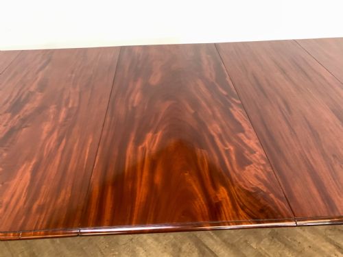A SUPERB EARLY VICTORIAN MAHOGANY EXTENDING DINING TABLE WITH 3 LEAVES SEAT 14 - ADDITIONAL PHOTO 4