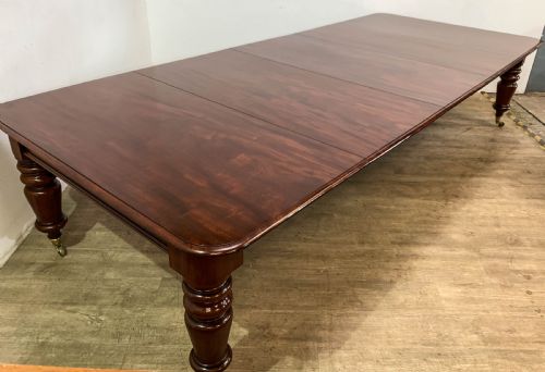 A SUPERB EARLY VICTORIAN MAHOGANY EXTENDING DINING TABLE WITH 3 LEAVES SEAT 14 - ADDITIONAL PHOTO 9