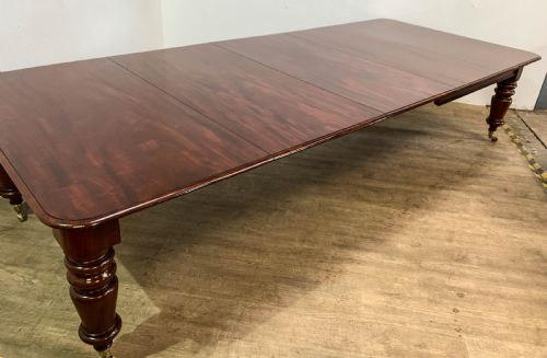 A SUPERB EARLY VICTORIAN MAHOGANY EXTENDING DINING TABLE WITH 3 LEAVES SEAT 14 - ADDITIONAL PHOTO 10