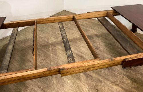 A SUPERB EARLY VICTORIAN MAHOGANY EXTENDING DINING TABLE WITH 3 LEAVES SEAT 14 - ADDITIONAL PHOTO 22