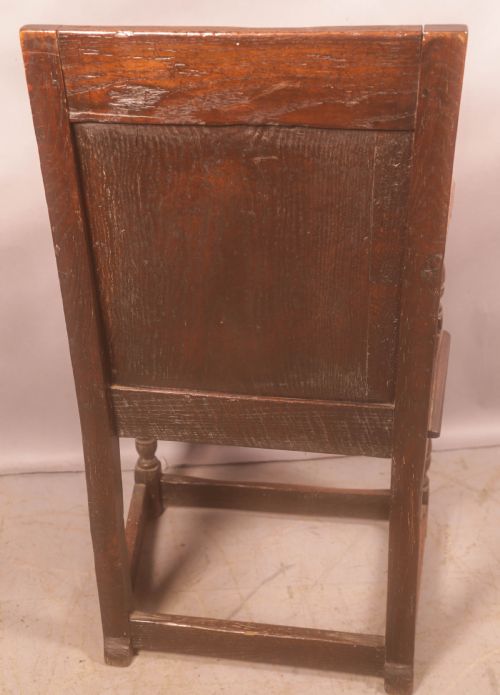 A 17TH CENTURY WAINSCOTT ARMCHAIR IN OAK - ADDITIONAL PHOTO 8