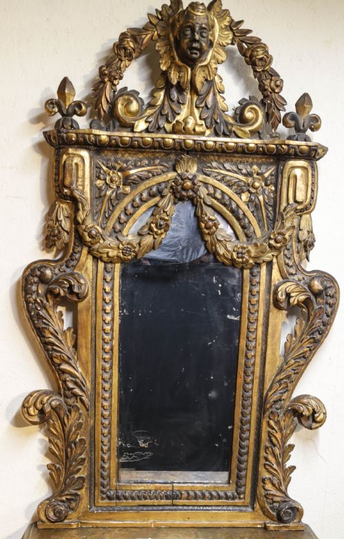 AN 18TH CENTURY ITALIAN CONSOLE TABLE - ADDITIONAL PHOTO 1