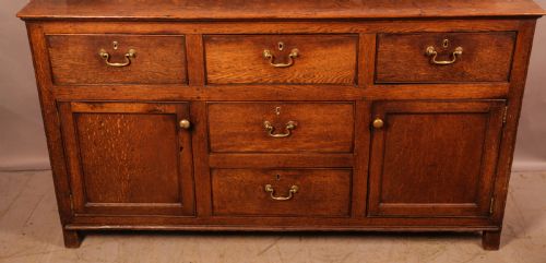 A SUPER GEORGIAN SERVING DRESSER IN OAK - ADDITIONAL PHOTO 1