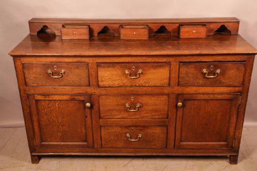 A SUPER GEORGIAN SERVING DRESSER IN OAK - ADDITIONAL PHOTO 3