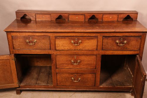 A SUPER GEORGIAN SERVING DRESSER IN OAK - ADDITIONAL PHOTO 4