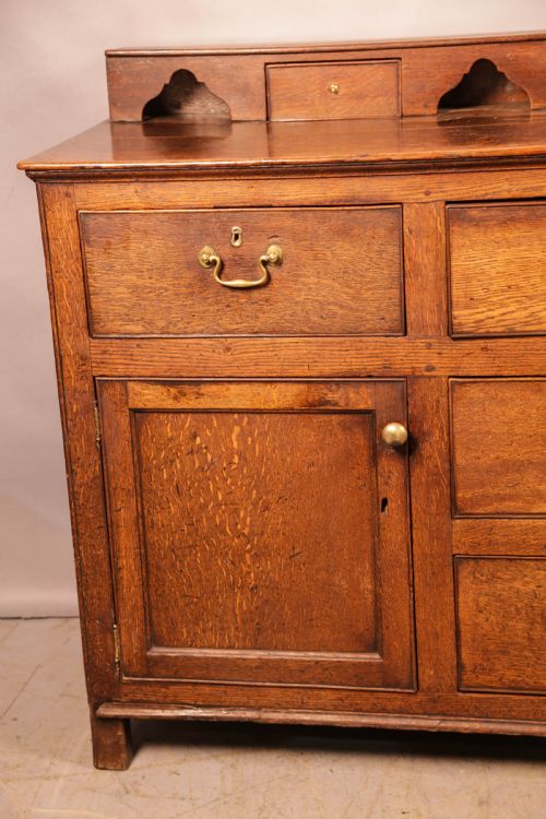 A SUPER GEORGIAN SERVING DRESSER IN OAK - ADDITIONAL PHOTO 8