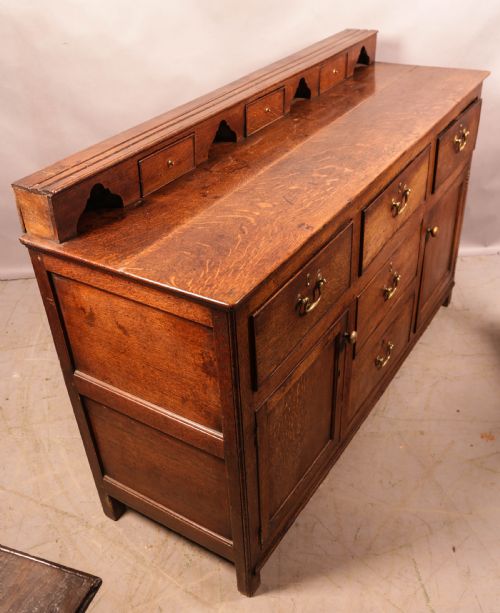 A SUPER GEORGIAN SERVING DRESSER IN OAK - ADDITIONAL PHOTO 17