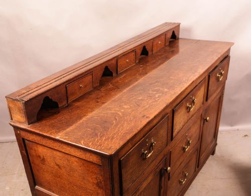 A SUPER GEORGIAN SERVING DRESSER IN OAK - ADDITIONAL PHOTO 18