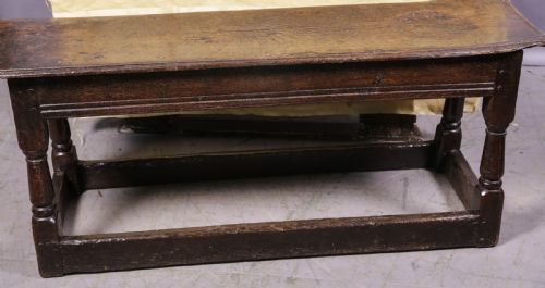 A RARE 17TH CENTURY JOINT BENCH IN OAK - ADDITIONAL PHOTO 1