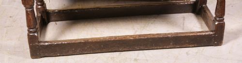 A RARE 17TH CENTURY JOINT BENCH IN OAK - ADDITIONAL PHOTO 2