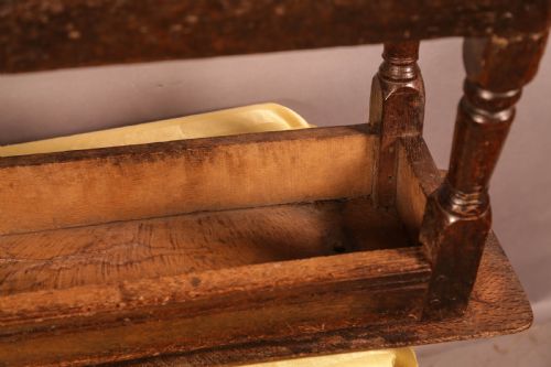 A RARE 17TH CENTURY JOINT BENCH IN OAK - ADDITIONAL PHOTO 11