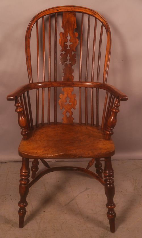 a very good yew wood high windsor chair in yew wood c 1840 - CATEGORY: ANTIQUE CHAIRS - DATED 19TH CENTURY